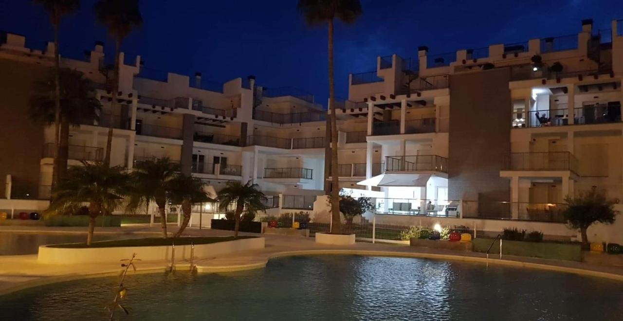Sunny Apartment In Denia With Outdoor Swimming Pool And Garage Parking Place Included, 300M From The Sandy Beach Dış mekan fotoğraf